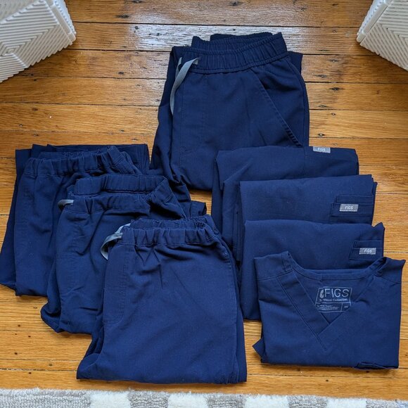 FIGS Mens Scrubs 4 Tops & 4 Pants - Navy - Picture 2 of 5